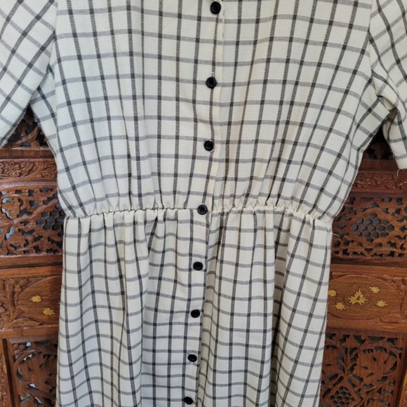 Cotton and Hemp Collared Button Down Fit and Flare Dress - Picture 5 of 6